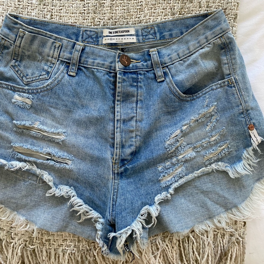 One Teaspoon Vintage shorts size 24 mid rise